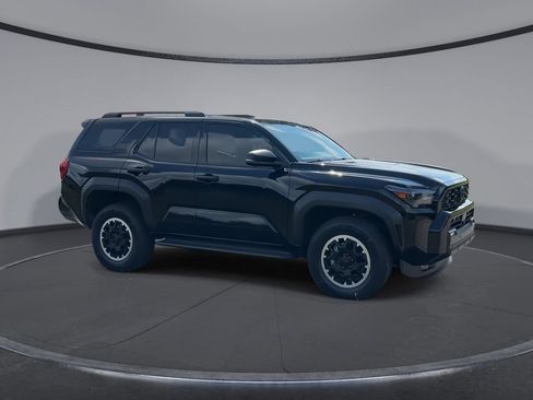 Certified 2025 Toyota 4Runner TRD Off-Road Premium AWD/4WD image 2