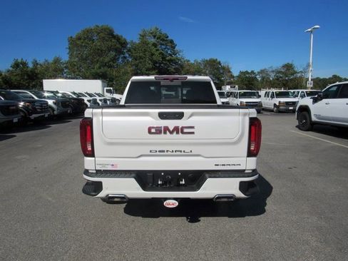 Certified 2022 GMC Sierra 1500 Denali image 4