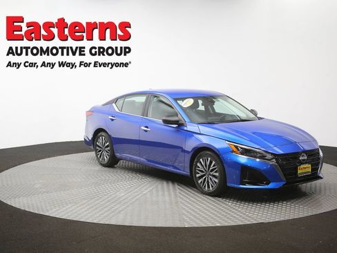 Used 2025 Nissan Altima 2.5 SV FWD image 48