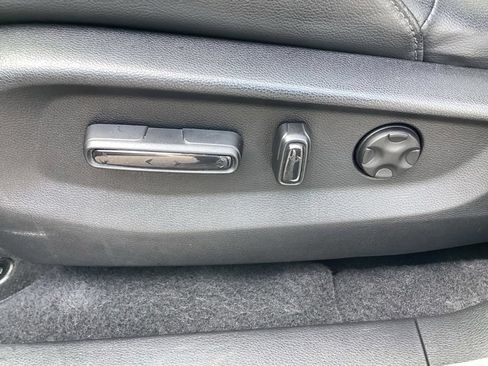 Used 2020 Honda CR-V Touring image 16
