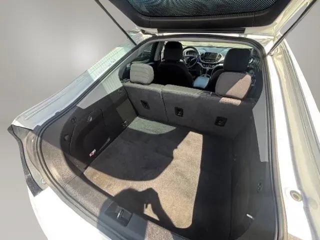 Used 2018 Chevrolet Volt LT FWD image 17