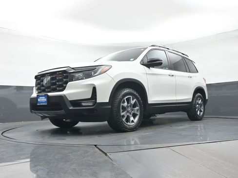 Used 2023 Honda Passport TrailSport image 34