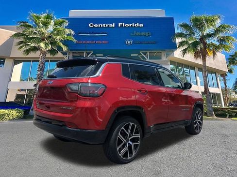Used 2025 Jeep Compass Limited w/ Elite Group AWD/4WD image 5
