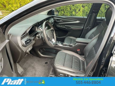 Used 2023 Chevrolet Bolt EUV Premier w/ Sun & Sound Package image 21