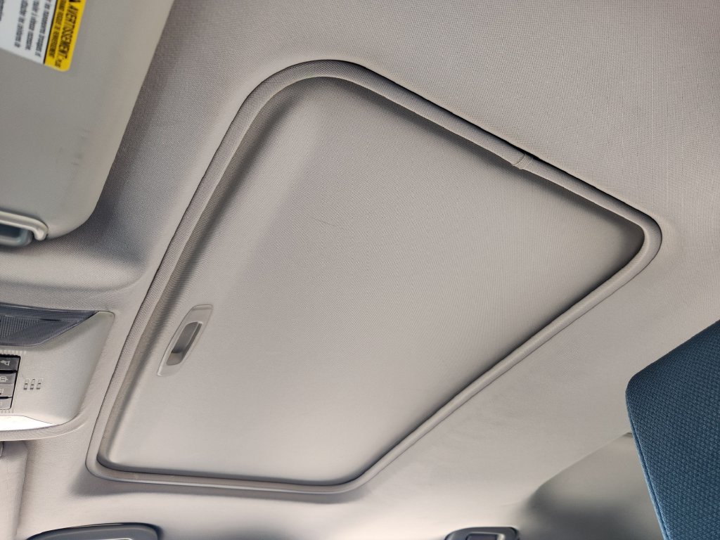 Used 2019 Toyota RAV4 XLE AWD/4WD image 16