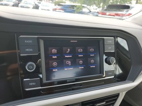 Certified 2024 Volkswagen Jetta SE FWD image 25