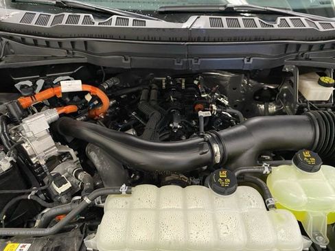 Used 2024 Ford F150 Platinum image 27