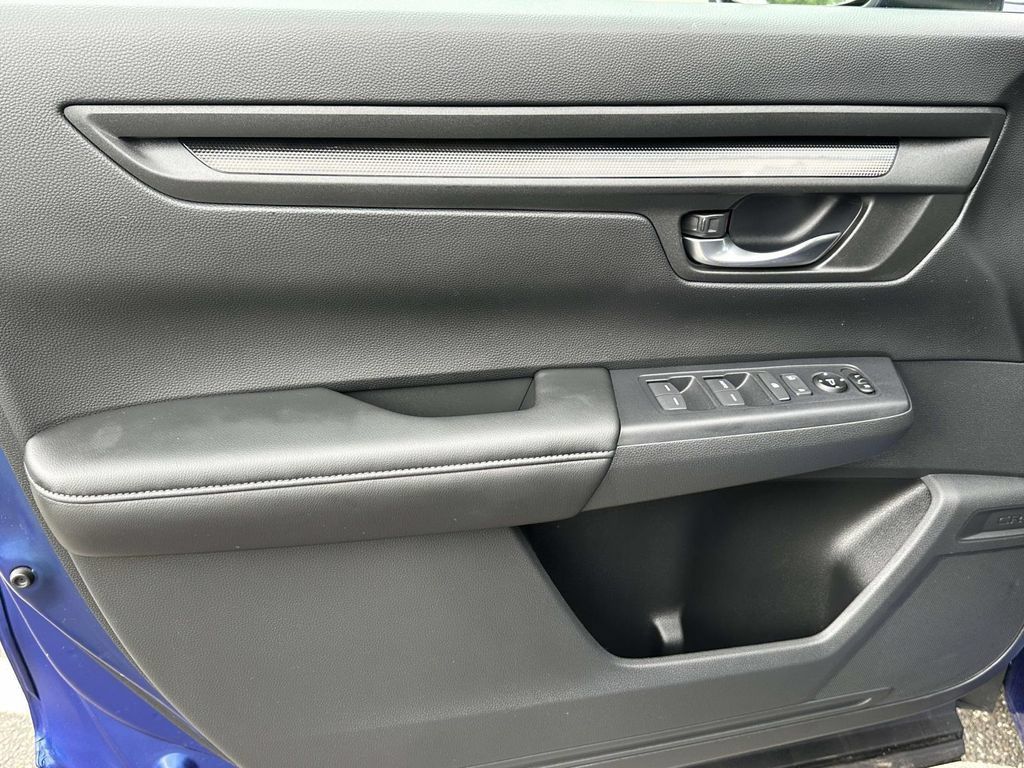 Used 2025 Honda CR-V LX image 14