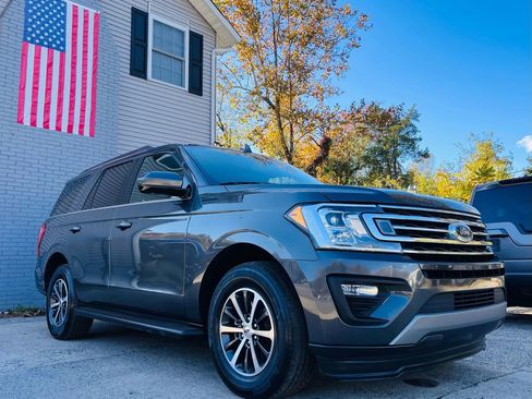 Used 2020 Ford Expedition XLT image 5