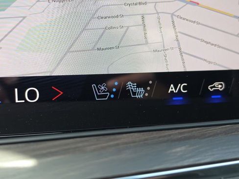 New 2026 Chevrolet Suburban Premier RWD image 30