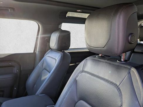 Used 2023 Land Rover Defender 90 V8 image 14