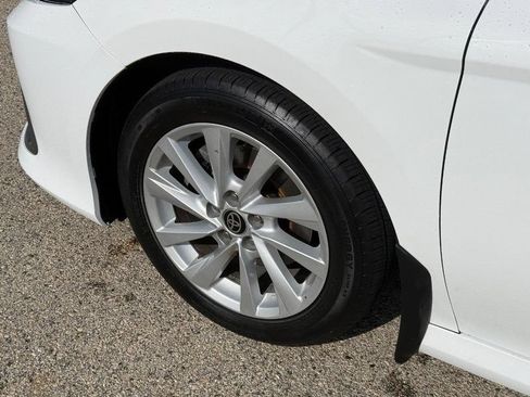 Used 2022 Toyota Camry LE AWD/4WD image 10