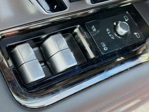 Used 2024 Land Rover Range Rover Sport SE image 24