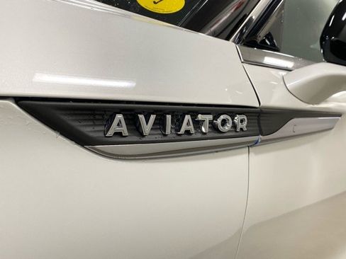 New 2025 Lincoln Aviator AWD image 14