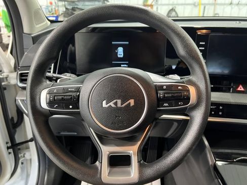 Used 2023 Kia Sportage LX AWD/4WD image 13