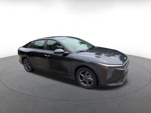 Used 2025 Kia K4 FWD image 2