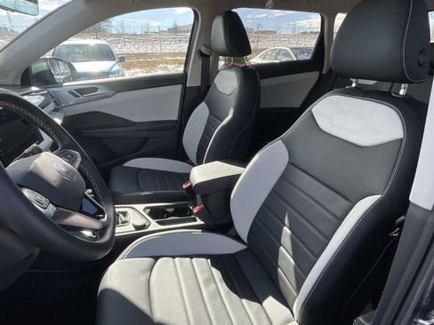 New 2026 Volkswagen Taos SEL AWD/4WD image 18