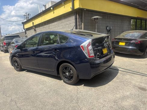 Used 2013 Toyota Prius Two FWD image 7