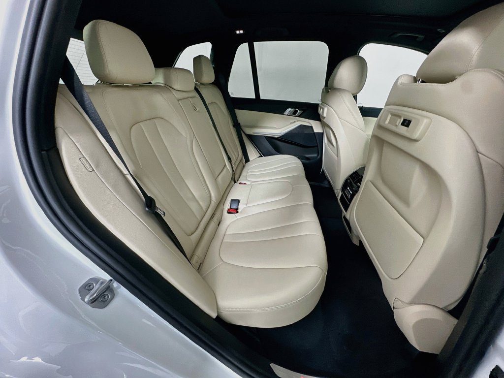 Used 2022 BMW X5 xDrive40i AWD/4WD image 28