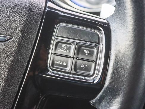 Used 2014 Chrysler 300 S image 21