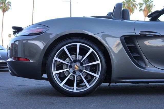 Used 2017 Porsche 718 Boxster RWD image 59