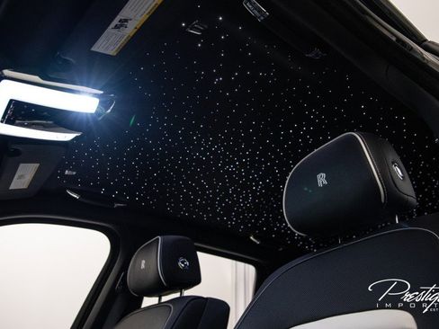 Used 2025 Rolls-Royce Cullinan image 32