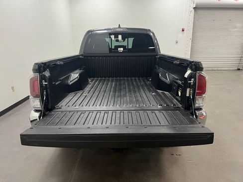 Used 2021 Toyota Tacoma TRD Off-Road AWD/4WD image 25