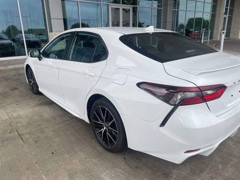 Used 2024 Toyota Camry SE FWD image 12