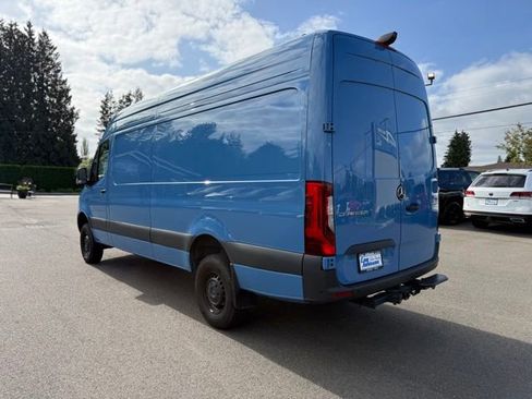 Used 2025 Mercedes-Benz Sprinter 2500 image 8