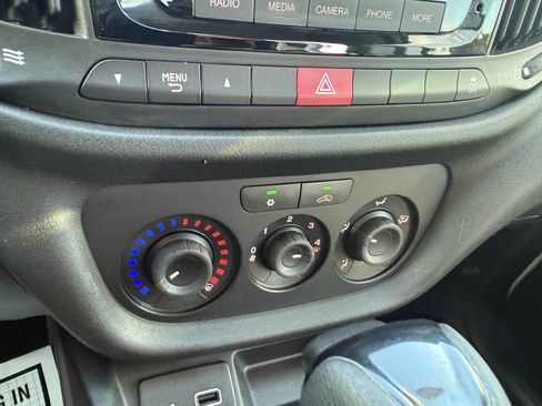 Used 2021 RAM ProMaster City Tradesman FWD image 22