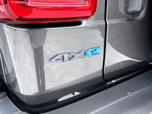 Used 2022 Jeep Wrangler Unlimited Rubicon 4xe w/ Steel Bumper Group image 29