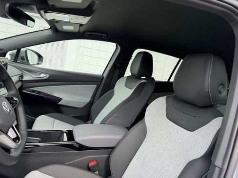 New 2026 Volkswagen ID.4 Pro RWD image 16
