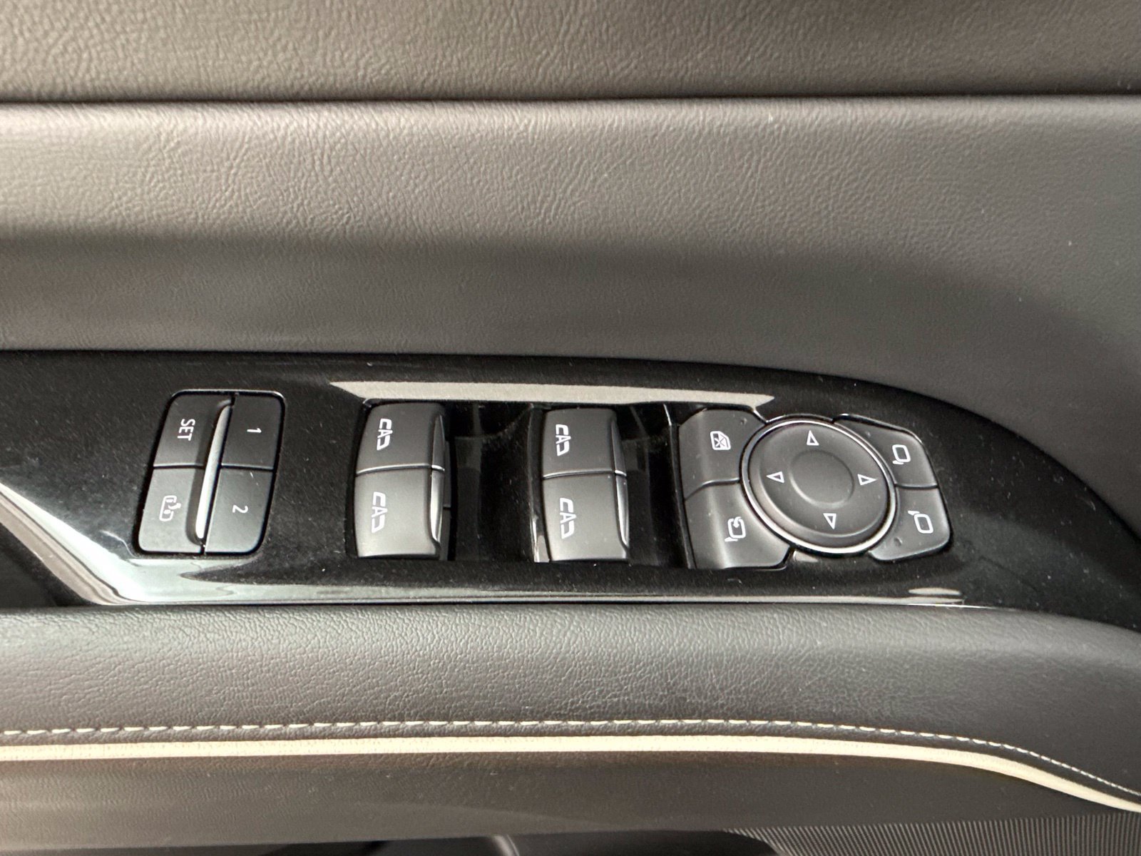 Used 2021 Cadillac Escalade ESV Premium Luxury AWD/4WD image 12
