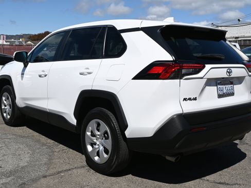Used 2023 Toyota RAV4 LE image 3