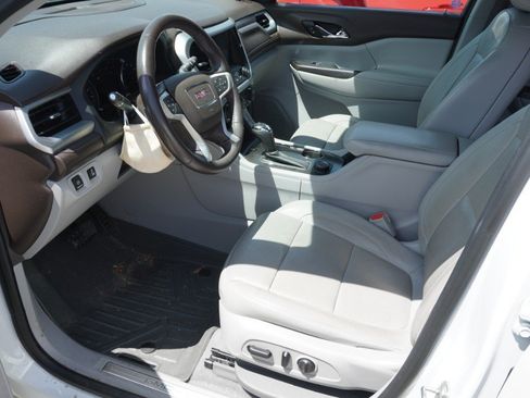 Used 2017 GMC Acadia SLT FWD image 8