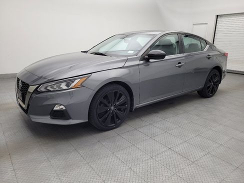Used 2021 Nissan Altima 2.5 SR AWD/4WD image 2