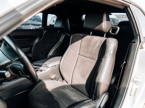 Used 2019 Dodge Challenger R/T w/ Plus Package image 21