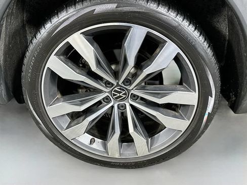 Used 2022 Volkswagen Tiguan SEL R-Line AWD/4WD image 32