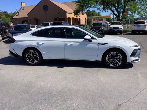 Used 2025 Hyundai Sonata SEL FWD image 10