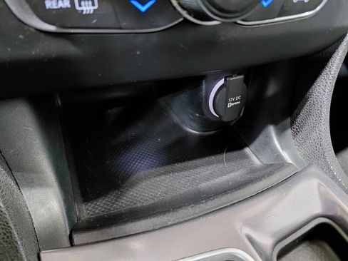 Certified 2019 Dodge Charger SXT w/ Cold Weather Package image 38