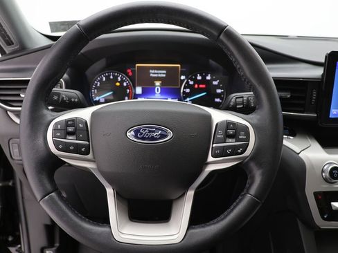 Used 2022 Ford Explorer XLT w/ Equipment Group 202A image 17