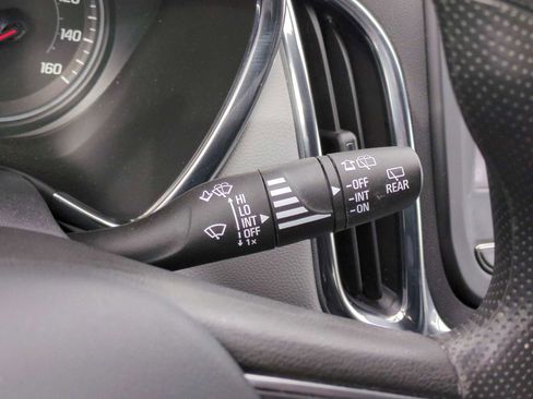 Used 2023 Chevrolet Equinox LT image 31