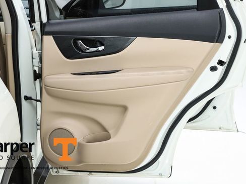 Used 2016 Nissan Rogue SL image 70