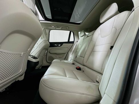 Used 2025 Volvo V60 B5 Cross Country Ultra w/ Climate Package image 22