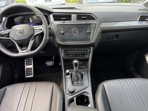 Used 2024 Volkswagen Tiguan SE R-Line image 29