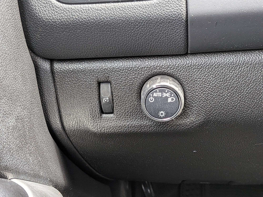 Used 2022 Chevrolet Colorado LT w/ Fleet Safety Package RWD image 48