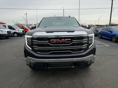 Used 2023 GMC Sierra 1500 SLT w/ SLT Premium Plus Package AWD/4WD image 3