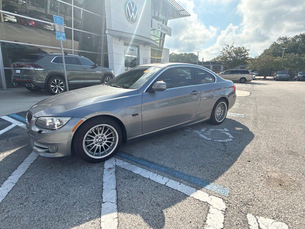 Used 2011 BMW 328i xDrive Coupe AWD/4WD image 3