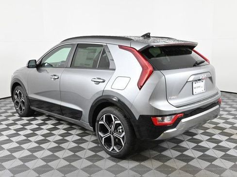 New 2025 Kia Niro EX Touring image 7