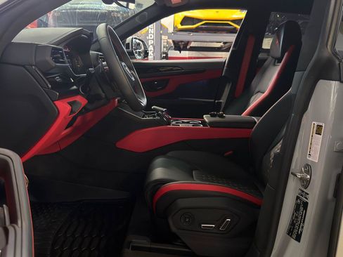 Used 2026 Lamborghini Urus SE AWD/4WD image 15